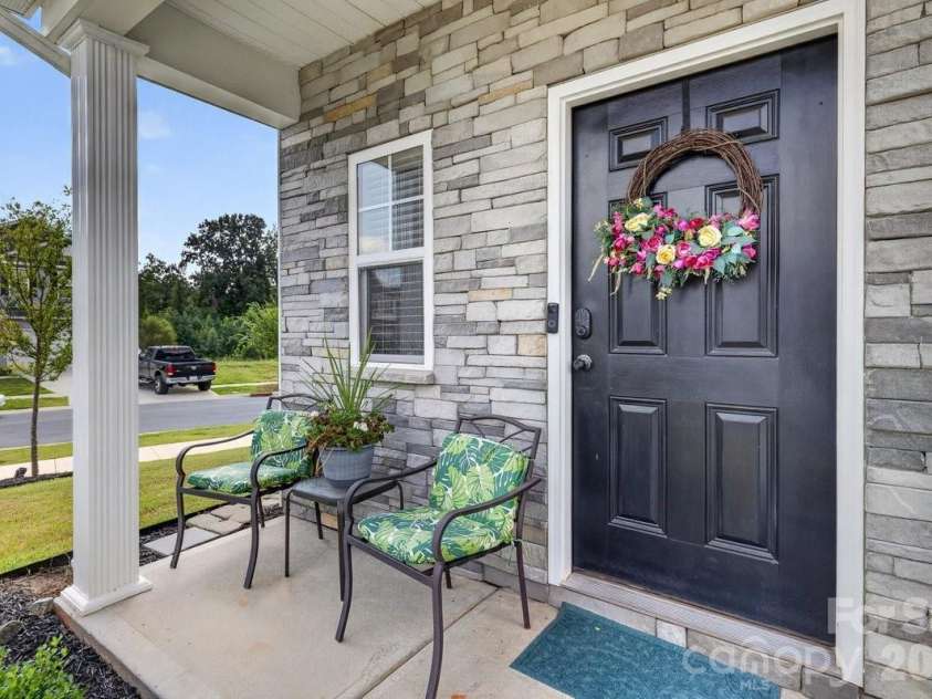 5224 Belstone Lane, Charlotte, NC 28215.  MLS# CAR4419844, YatesRealty ID 49356. 