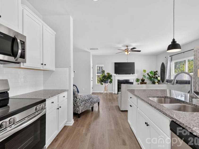 5224 Belstone Lane, Charlotte, NC 28215.  MLS# CAR4419844, YatesRealty ID 49356. 