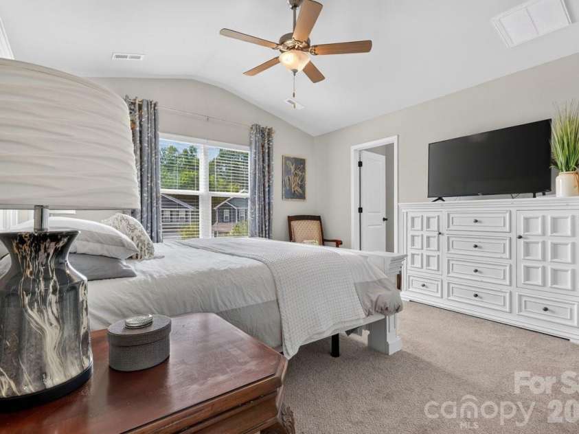 5224 Belstone Lane, Charlotte, NC 28215.  MLS# CAR4419844, YatesRealty ID 49356. Primary bedroom