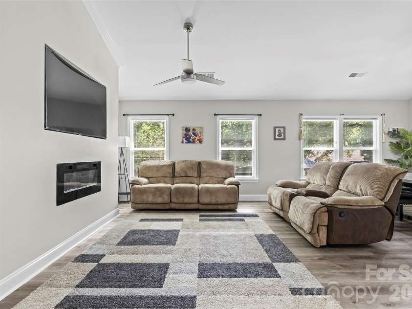 4049 Fincher Road, Matthews, NC 28104.  MLS# CAR4421902, YatesRealty ID 49357. 