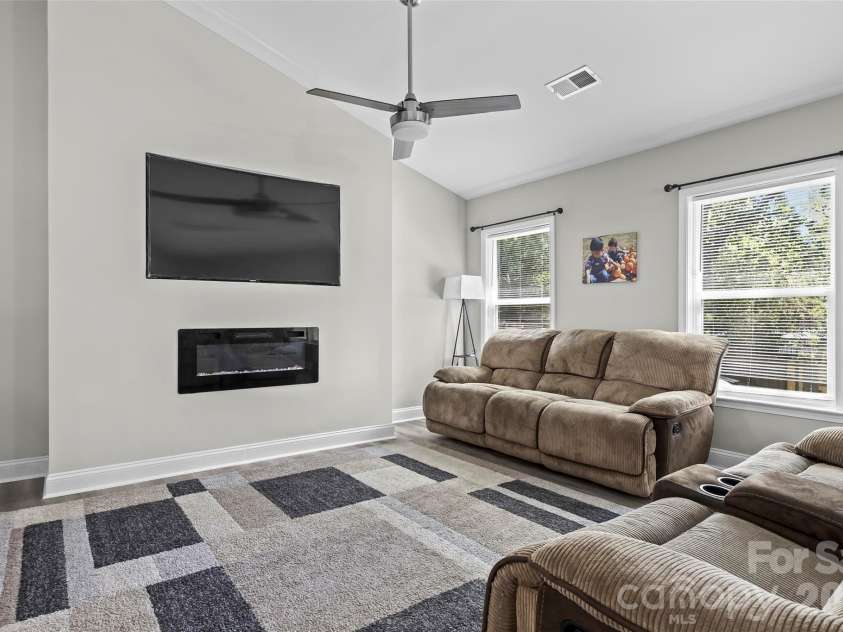 4049 Fincher Road, Matthews, NC 28104.  MLS# CAR4421902, YatesRealty ID 49357. 