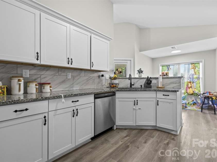4049 Fincher Road, Matthews, NC 28104.  MLS# CAR4421902, YatesRealty ID 49357. 