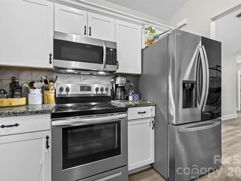 4049 Fincher Road, Matthews, NC 28104.  MLS# CAR4421902, YatesRealty ID 49357. 