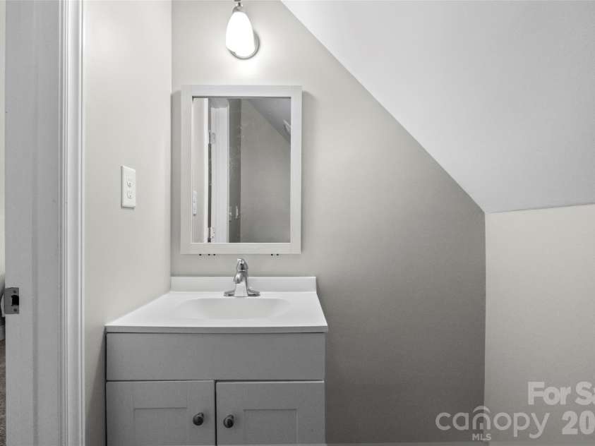 4049 Fincher Road, Matthews, NC 28104.  MLS# CAR4421902, YatesRealty ID 49357. 