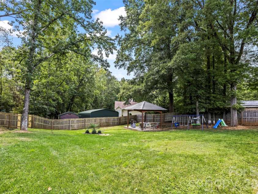 4049 Fincher Road, Matthews, NC 28104.  MLS# CAR4421902, YatesRealty ID 49357. 