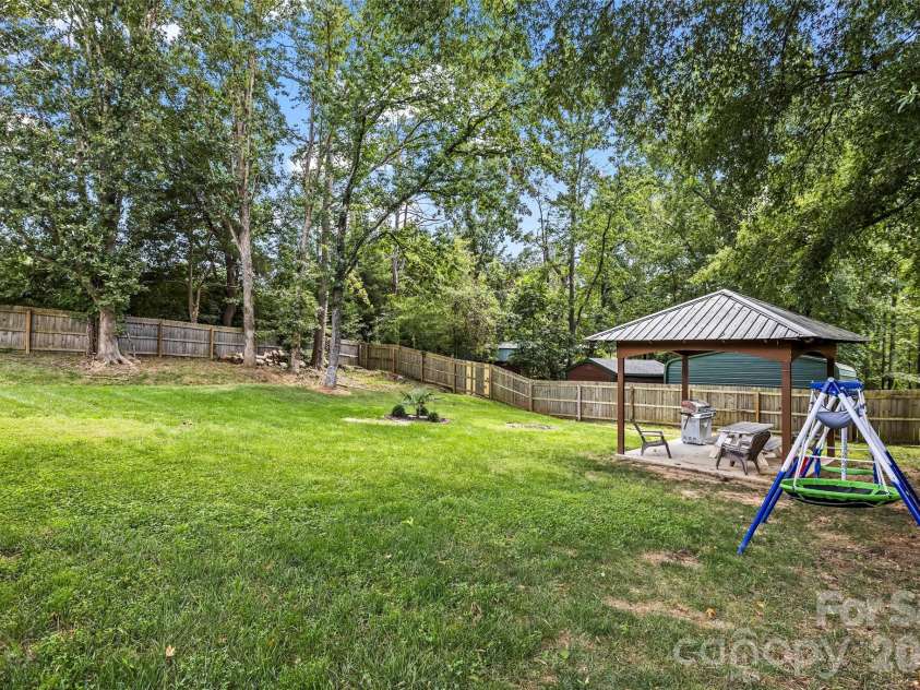 4049 Fincher Road, Matthews, NC 28104.  MLS# CAR4421902, YatesRealty ID 49357. 