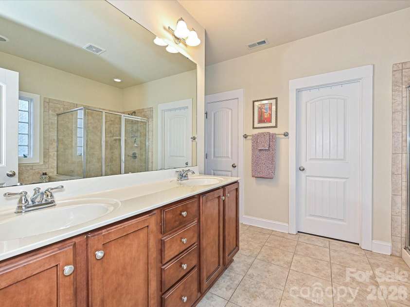 11531 Ardrey Crest Drive, Charlotte, NC 28277.  MLS# CAR4422065, YatesRealty ID 49359. 