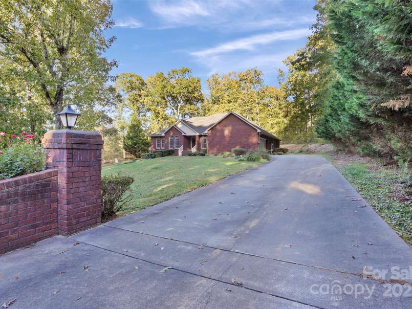 36014 Davis Drive, Albemarle, NC 28001.  MLS# CAR4311105, YatesRealty ID 4936. 