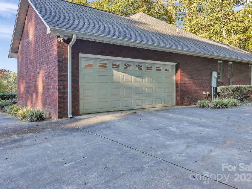 36014 Davis Drive, Albemarle, NC 28001.  MLS# CAR4311105, YatesRealty ID 4936. 