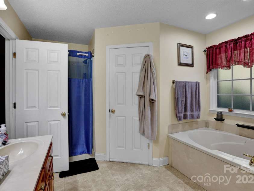 36014 Davis Drive, Albemarle, NC 28001.  MLS# CAR4311105, YatesRealty ID 4936. 