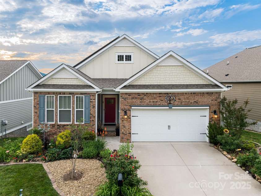 6 Southern Way Lane, Leicester, NC 28748.  MLS# CAR4226580, YatesRealty ID 4936. 