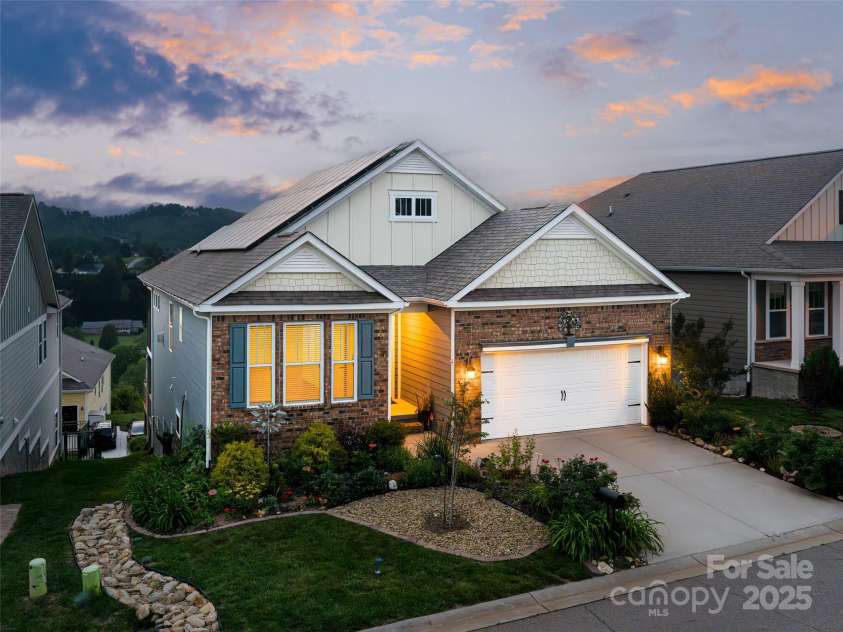 6 Southern Way Lane, Leicester, NC 28748.  MLS# CAR4226580, YatesRealty ID 4936. 