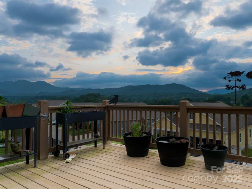 6 Southern Way Lane, Leicester, NC 28748.  MLS# CAR4226580, YatesRealty ID 4936. 