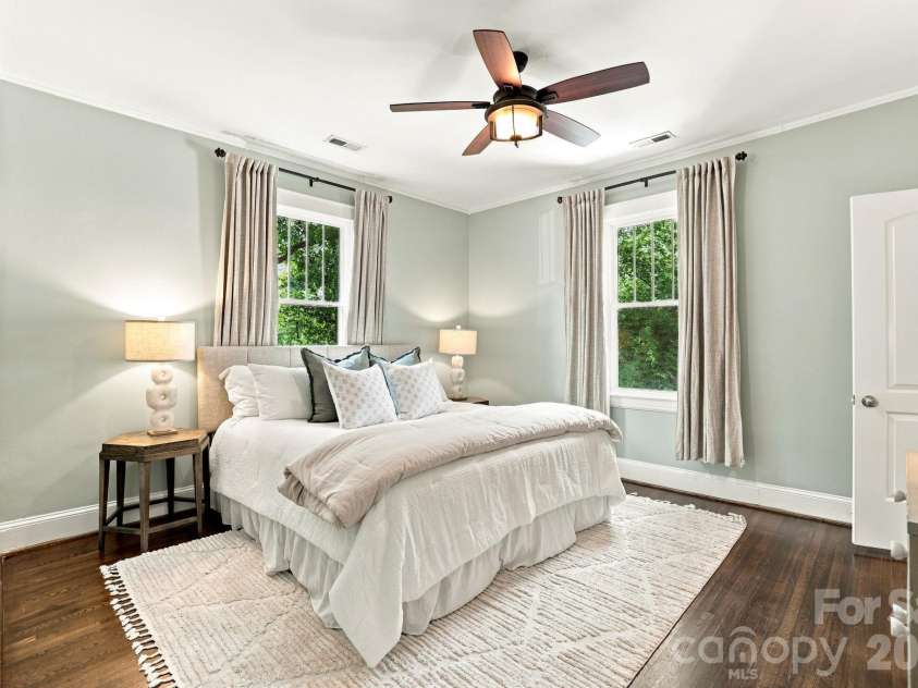 2139 Wilmore Drive, Charlotte, NC 28203.  MLS# CAR4421679, YatesRealty ID 49360. 