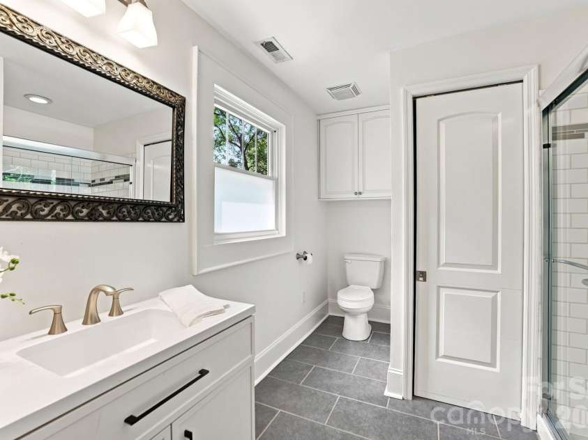 2139 Wilmore Drive, Charlotte, NC 28203.  MLS# CAR4421679, YatesRealty ID 49360. 