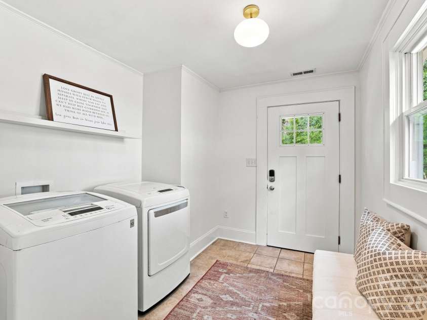 2139 Wilmore Drive, Charlotte, NC 28203.  MLS# CAR4421679, YatesRealty ID 49360. 
