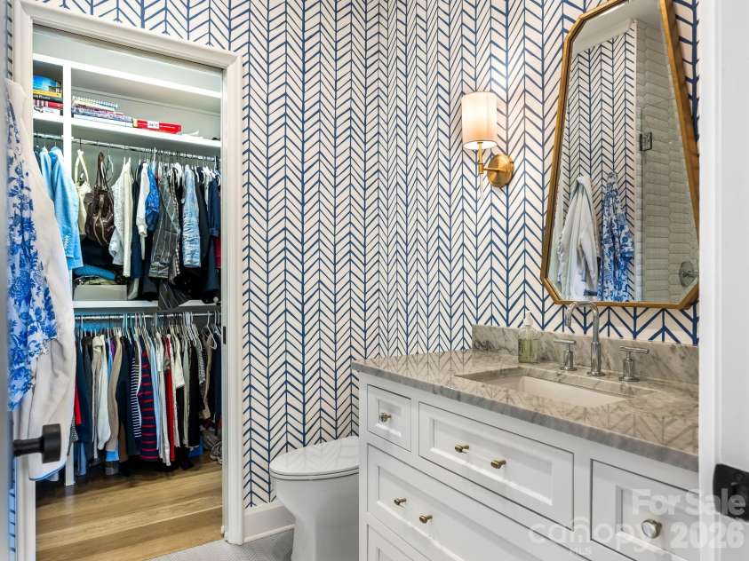 2422 Ferncliff Road, Charlotte, NC 28211.  MLS# CAR4421551, YatesRealty ID 49361. Bathroom #4