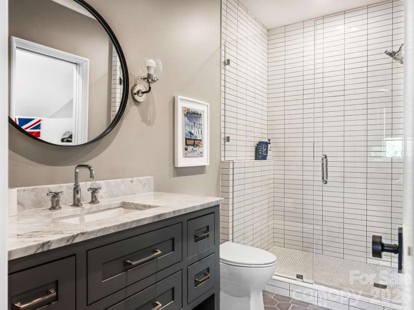2422 Ferncliff Road, Charlotte, NC 28211.  MLS# CAR4421551, YatesRealty ID 49361. Full Bath 5