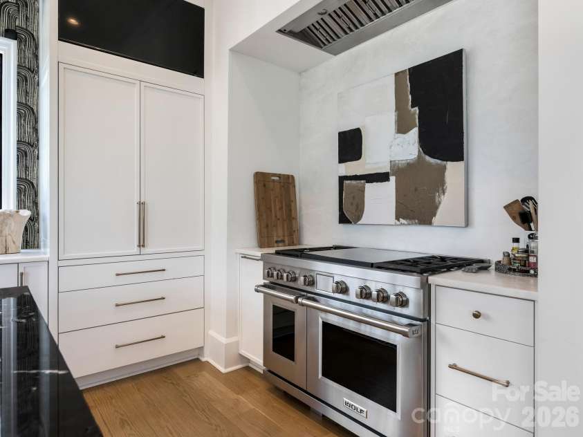 2422 Ferncliff Road, Charlotte, NC 28211.  MLS# CAR4421551, YatesRealty ID 49361. Kitchen