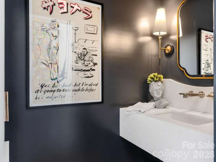 2422 Ferncliff Road, Charlotte, NC 28211.  MLS# CAR4421551, YatesRealty ID 49361. Powder Room