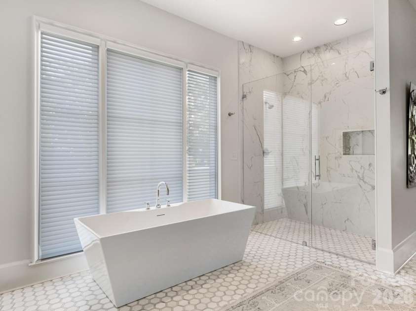 2422 Ferncliff Road, Charlotte, NC 28211.  MLS# CAR4421551, YatesRealty ID 49361. Primary Bath