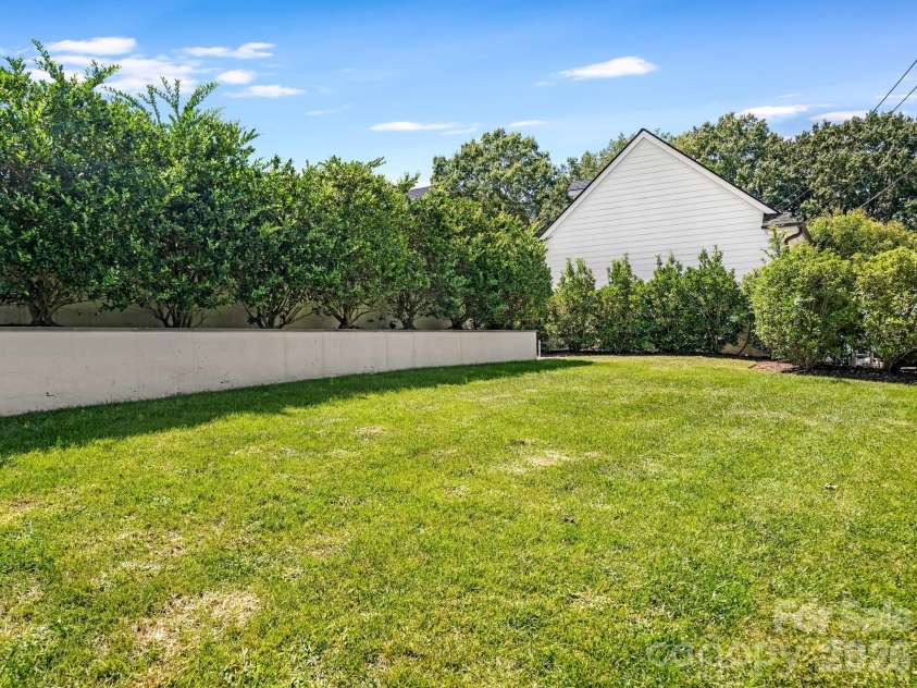 2422 Ferncliff Road, Charlotte, NC 28211.  MLS# CAR4421551, YatesRealty ID 49361. Rear Yard