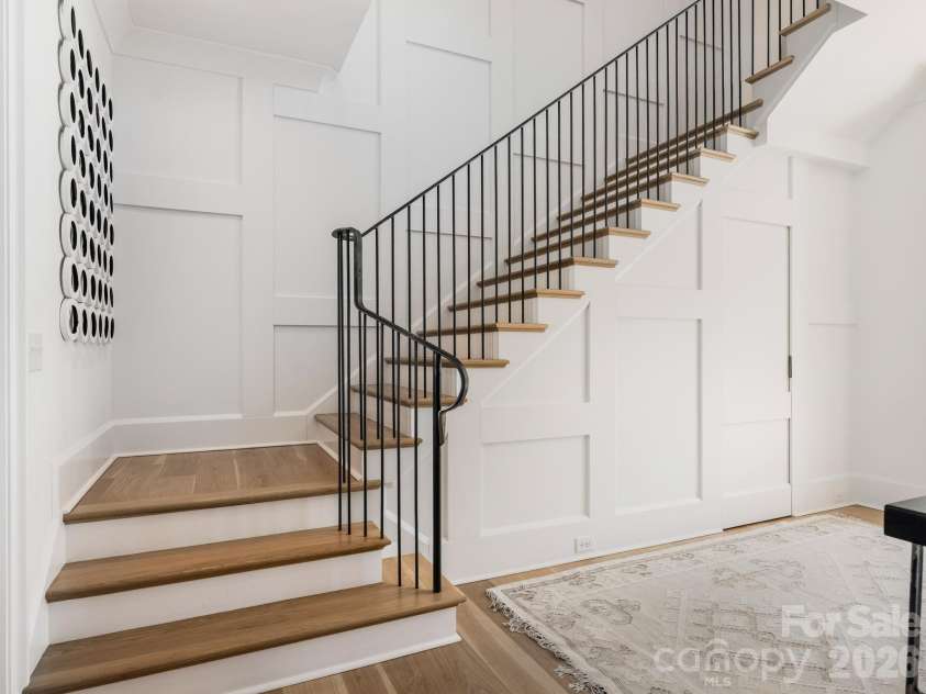 2422 Ferncliff Road, Charlotte, NC 28211.  MLS# CAR4421551, YatesRealty ID 49361. Stairwell