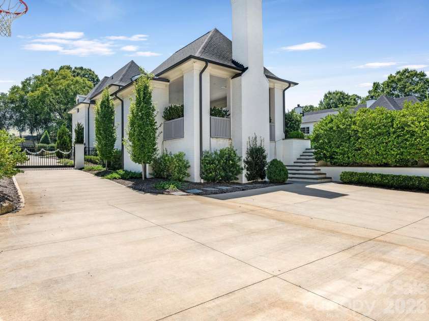 2422 Ferncliff Road, Charlotte, NC 28211.  MLS# CAR4421551, YatesRealty ID 49361. View from Driveway
