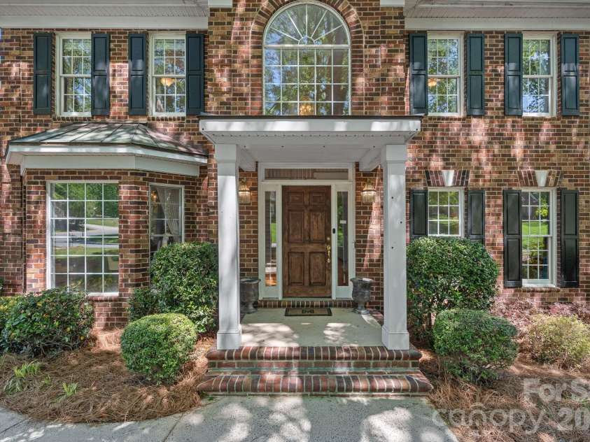 2401 Flagstick Drive, Matthews, NC 28104.  MLS# CAR4421342, YatesRealty ID 49362. 