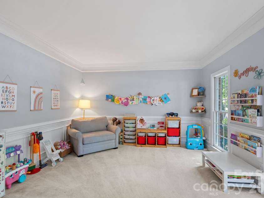 2401 Flagstick Drive, Matthews, NC 28104.  MLS# CAR4421342, YatesRealty ID 49362. 
