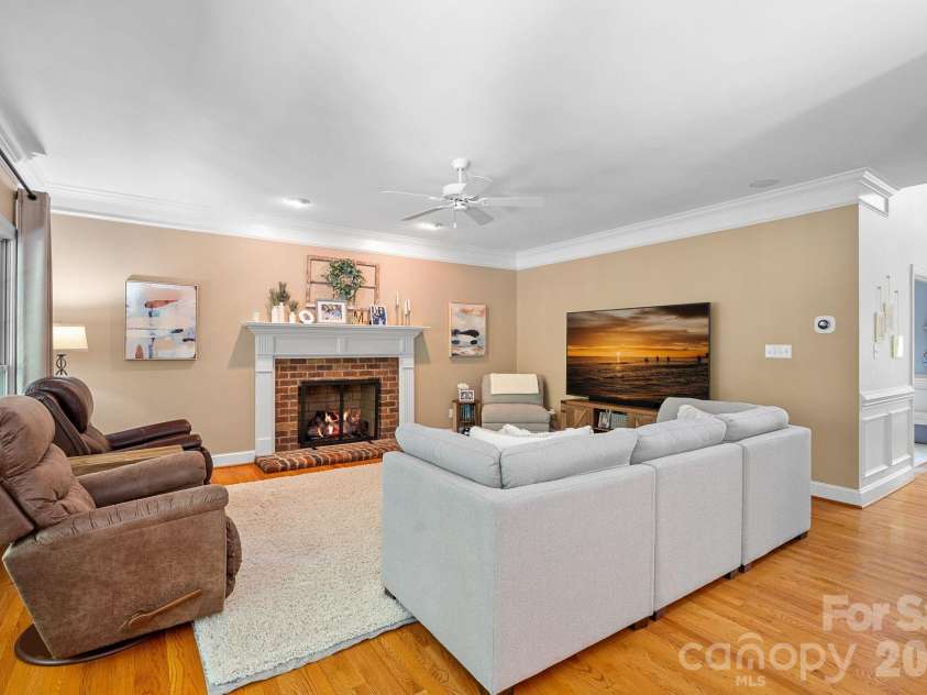 2401 Flagstick Drive, Matthews, NC 28104.  MLS# CAR4421342, YatesRealty ID 49362. 