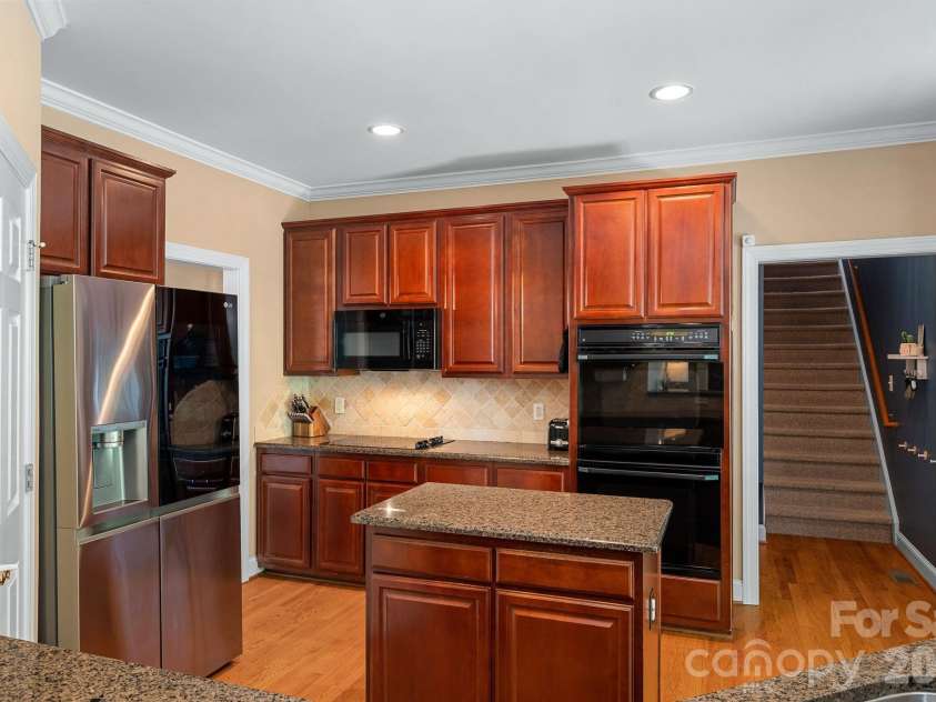 2401 Flagstick Drive, Matthews, NC 28104.  MLS# CAR4421342, YatesRealty ID 49362. 
