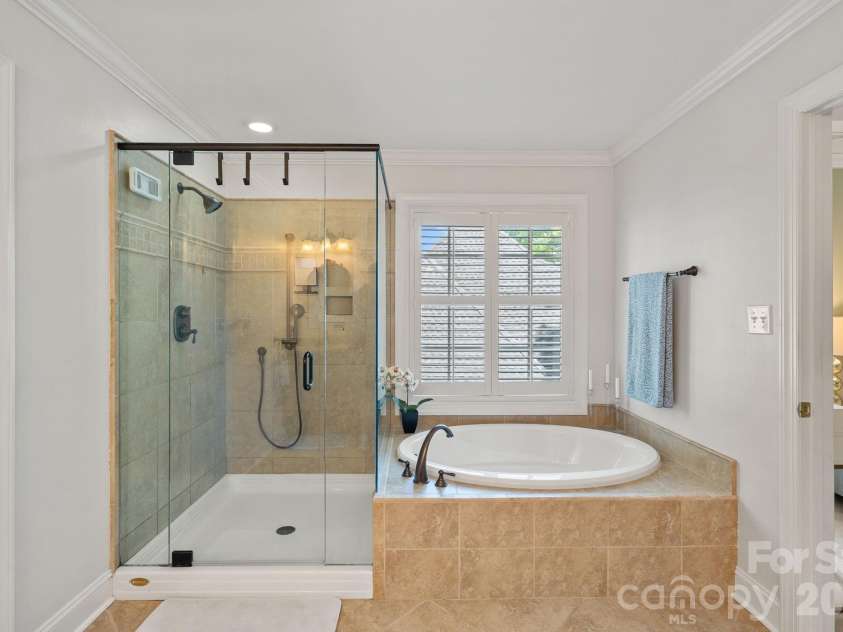 2401 Flagstick Drive, Matthews, NC 28104.  MLS# CAR4421342, YatesRealty ID 49362. 