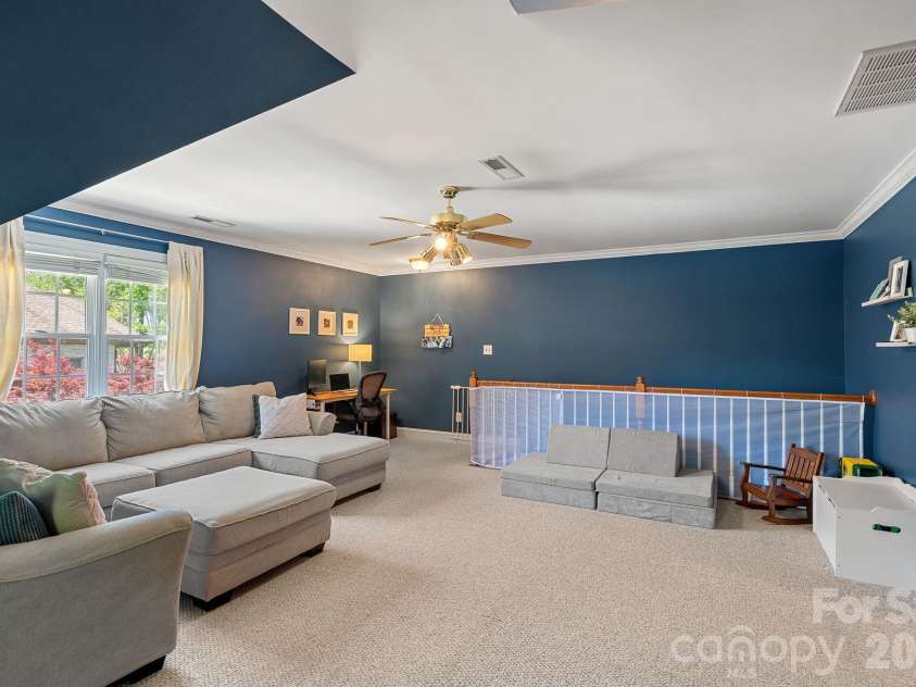 2401 Flagstick Drive, Matthews, NC 28104.  MLS# CAR4421342, YatesRealty ID 49362. 