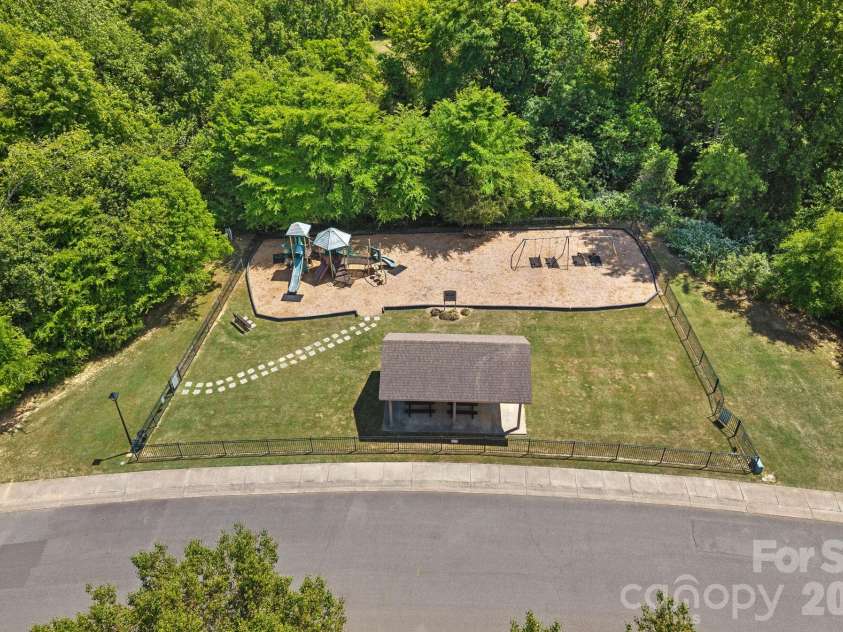 2401 Flagstick Drive, Matthews, NC 28104.  MLS# CAR4421342, YatesRealty ID 49362. 