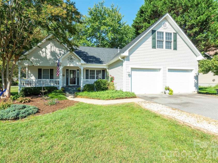 38 Eden Glen Road, Black Mountain, NC 28711.  MLS# CAR4421255, YatesRealty ID 49363. 