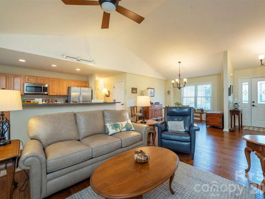 38 Eden Glen Road, Black Mountain, NC 28711.  MLS# CAR4421255, YatesRealty ID 49363. 