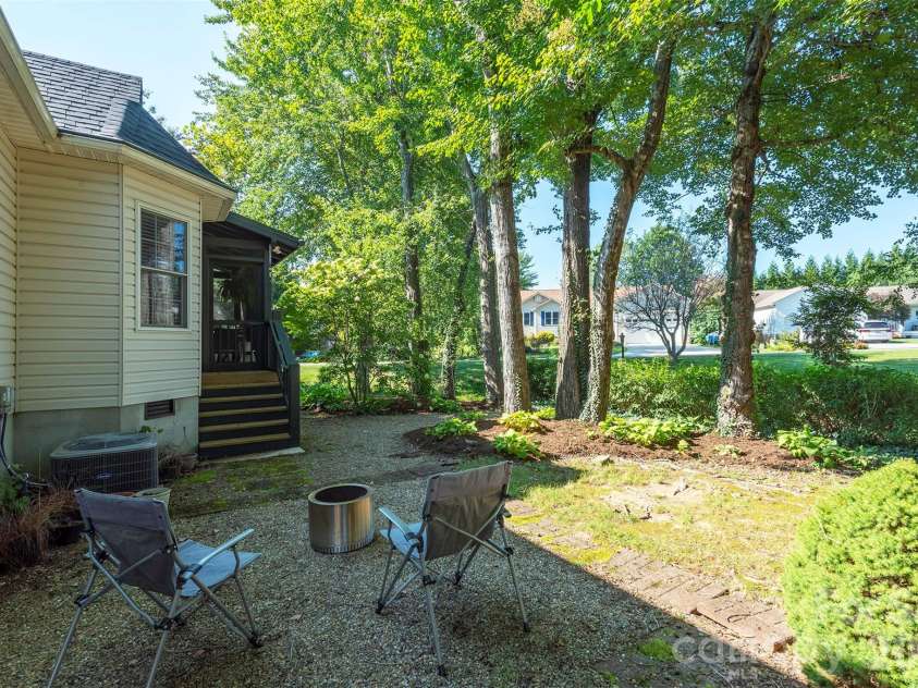 38 Eden Glen Road, Black Mountain, NC 28711.  MLS# CAR4421255, YatesRealty ID 49363. 