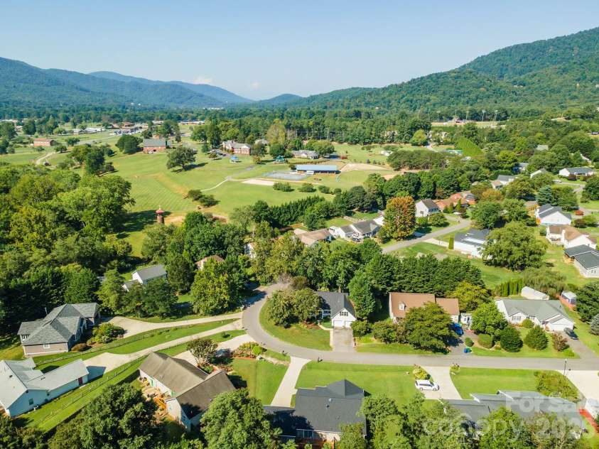 38 Eden Glen Road, Black Mountain, NC 28711.  MLS# CAR4421255, YatesRealty ID 49363. 