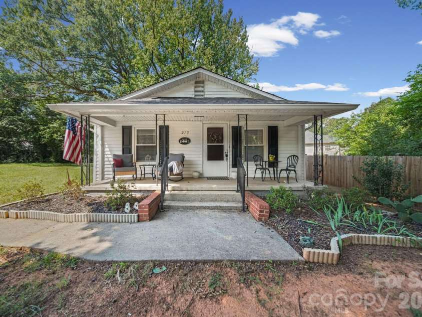 215 Small Street, Kannapolis, NC 28083.  MLS# CAR4422422, YatesRealty ID 49364. 