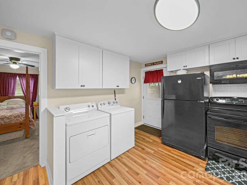 215 Small Street, Kannapolis, NC 28083.  MLS# CAR4422422, YatesRealty ID 49364. 