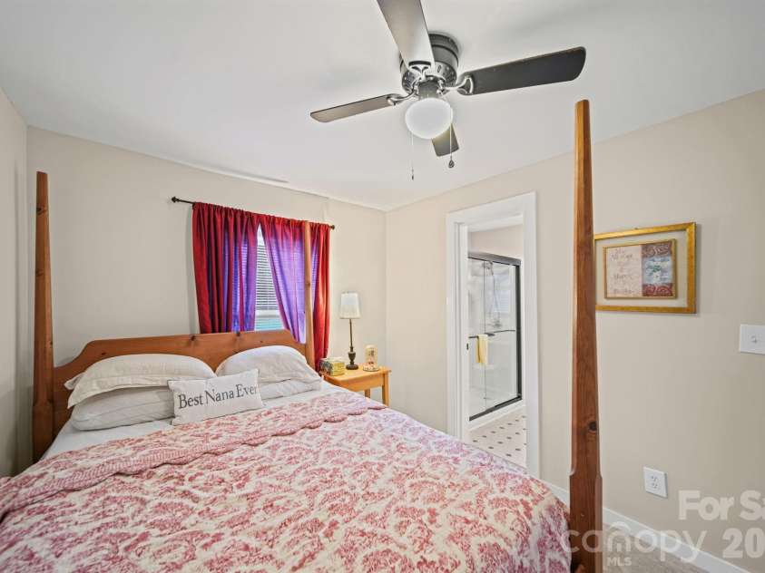 215 Small Street, Kannapolis, NC 28083.  MLS# CAR4422422, YatesRealty ID 49364. 
