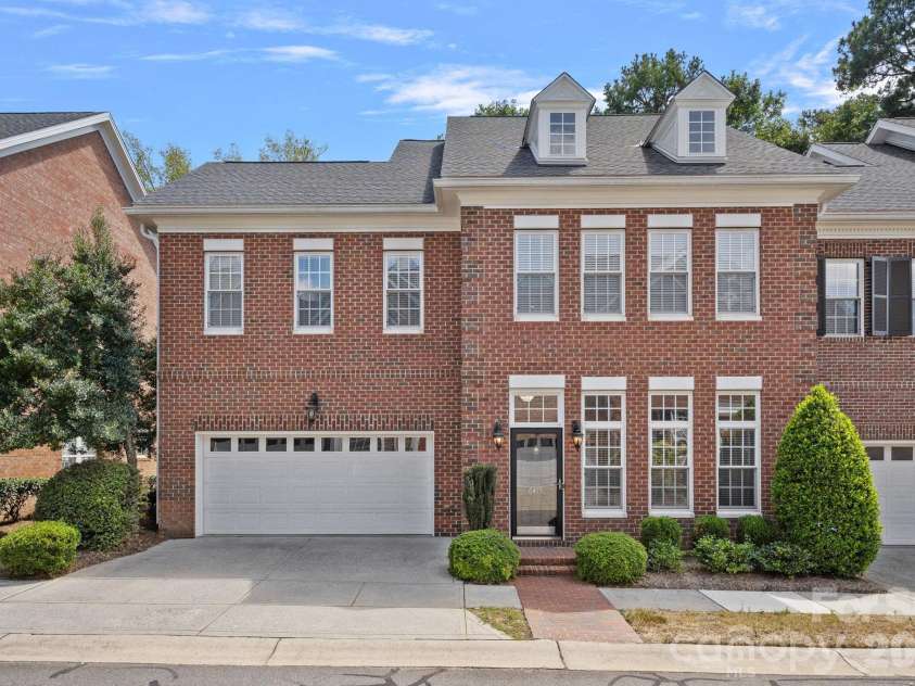 6415 Wakehurst Road, Charlotte, NC 28226.  MLS# CAR4420988, YatesRealty ID 49365. 
