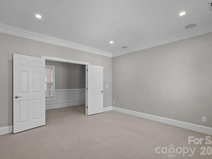 6415 Wakehurst Road, Charlotte, NC 28226.  MLS# CAR4420988, YatesRealty ID 49365. Bonus Room