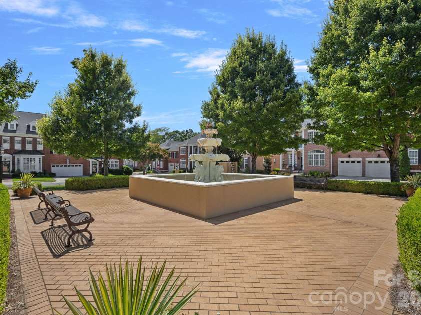 6415 Wakehurst Road, Charlotte, NC 28226.  MLS# CAR4420988, YatesRealty ID 49365. Common area