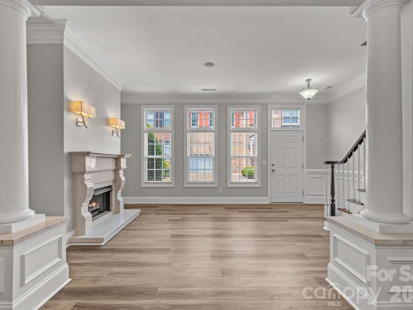 6415 Wakehurst Road, Charlotte, NC 28226.  MLS# CAR4420988, YatesRealty ID 49365. Front living room