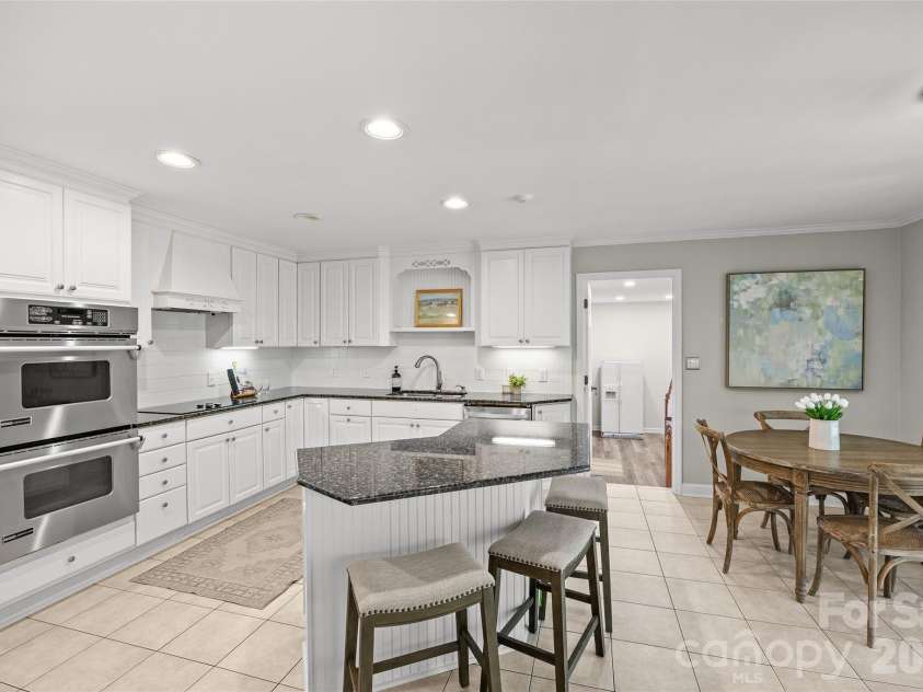 2710 Wamath Drive, Charlotte, NC 28210.  MLS# CAR4420927, YatesRealty ID 49366. 