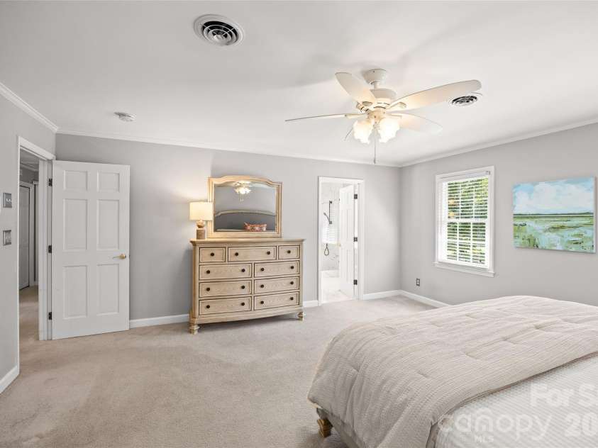 2710 Wamath Drive, Charlotte, NC 28210.  MLS# CAR4420927, YatesRealty ID 49366. 