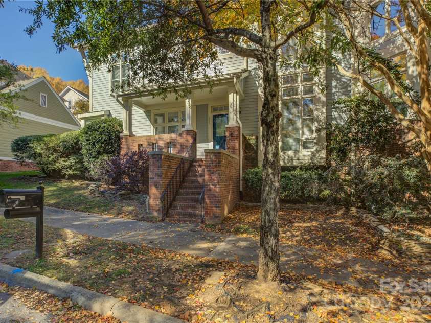 625 Myers Street, Charlotte, NC 28202.  MLS# CAR4290771, YatesRealty ID 49366. 