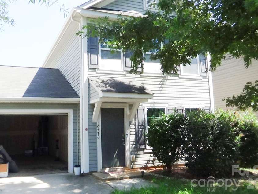 10738 Derryrush Drive, Charlotte, NC 28213.  MLS# CAR4421082, YatesRealty ID 49367. 